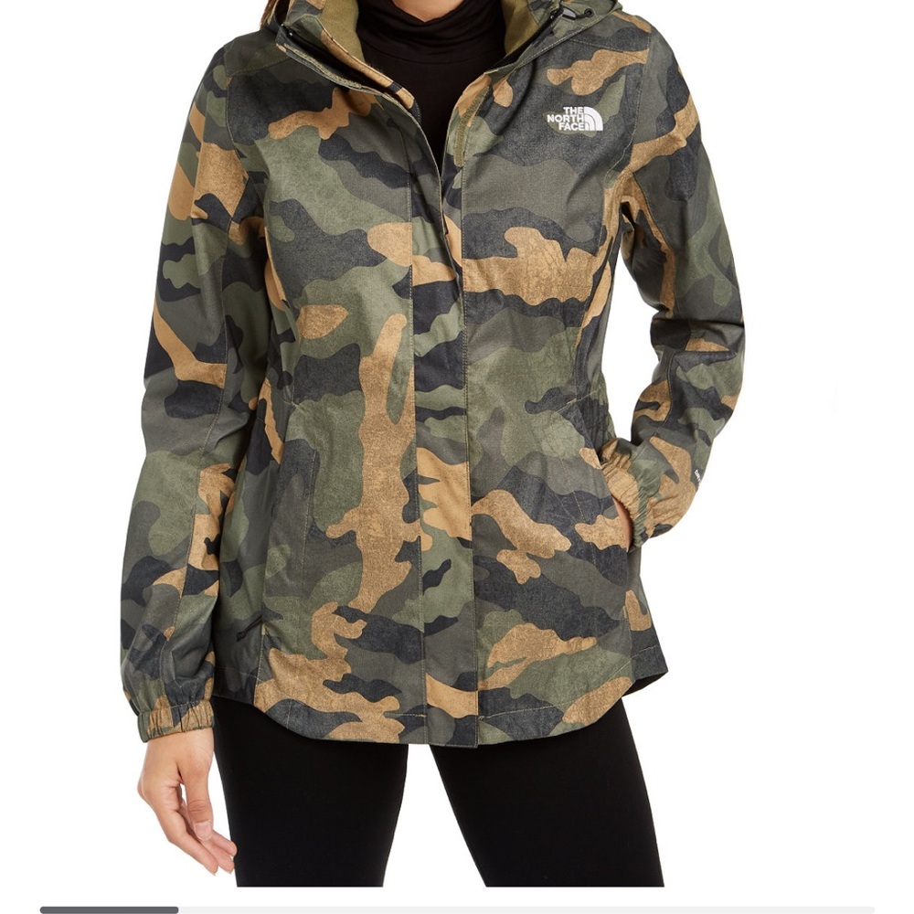 The North Face Camo Print Resolve II Parka Size Small NWT